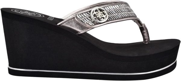 ⁦GUESS women's Sarraly Wedge Sandal⁩ - الصورة ⁦2⁩