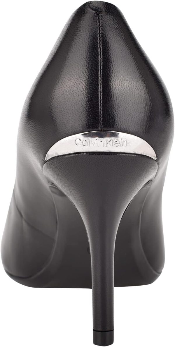 ⁦Calvin Klein Women's Gayle Pump⁩ - الصورة ⁦2⁩