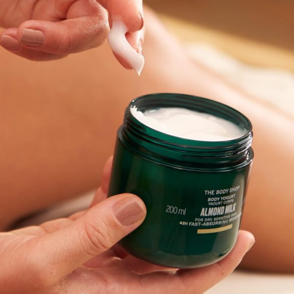 ⁦The Body Shop Almond Milk Body Yogurt, 200 ml⁩ - الصورة ⁦4⁩