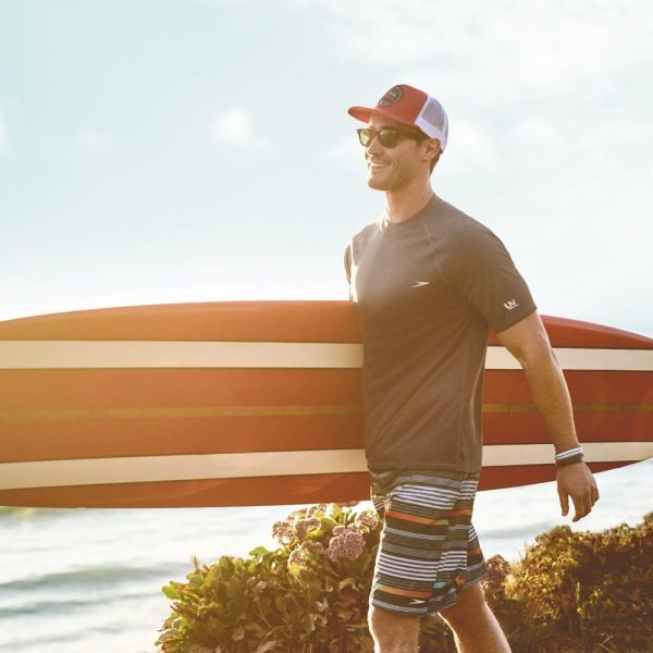 ⁦Speedo Men's Uv Swim Shirt Long Sleeve Loose Fit Easy Tee⁩ - الصورة ⁦3⁩