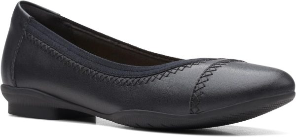 ⁦Clarks Sara Bay womens Ballet Flat⁩ - الصورة ⁦2⁩