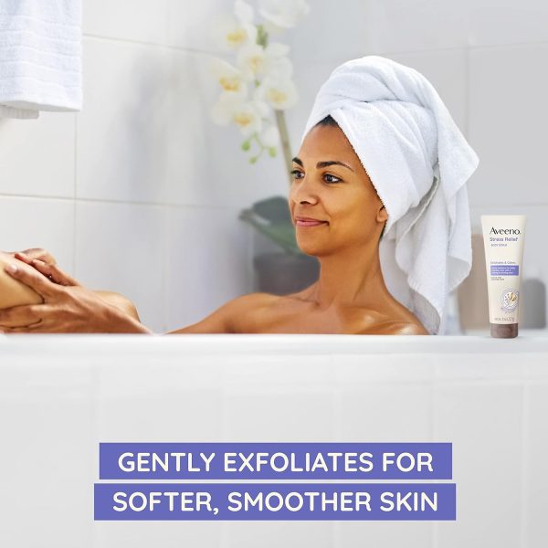 ⁦Aveeno Stress Relief Body Scrub, Exfoliating Body Wash for Softer, Smoother Skin, Formulated with Prebiotic Oat & Lavender Scent to Calm & Relax, Sulfate-Free & Soap-Free, 8 fl. Oz⁩ - الصورة ⁦3⁩