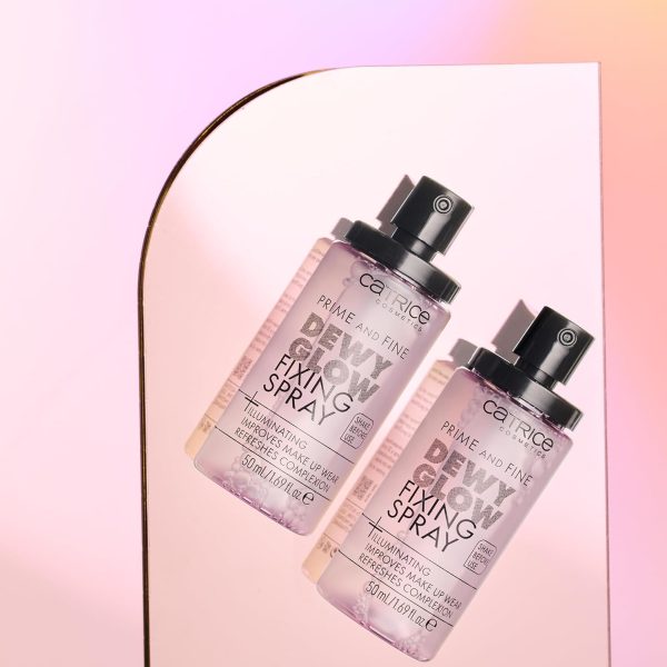 ⁦Catrice | Prime & Fine Illuminating Dewy Glow Spray | Transparent and Fast Drying Fixing Spray| Paraben Free & Vegan | Cruelty Free (Pack of 1)⁩ - الصورة ⁦6⁩