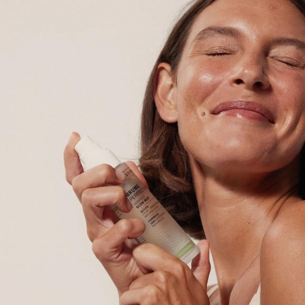⁦Novexpert Perfect Glow Mist - Adds Radiance to Complexion - Hypoallergenic - Suitable for all Skin Types - Made with Natural Ingredients - 2 oz⁩ - الصورة ⁦4⁩