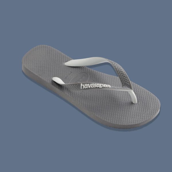 ⁦Havaianas Unisex's Top Logomania Flip Flops, Ruby Red, 43/44 EU⁩ - الصورة ⁦5⁩