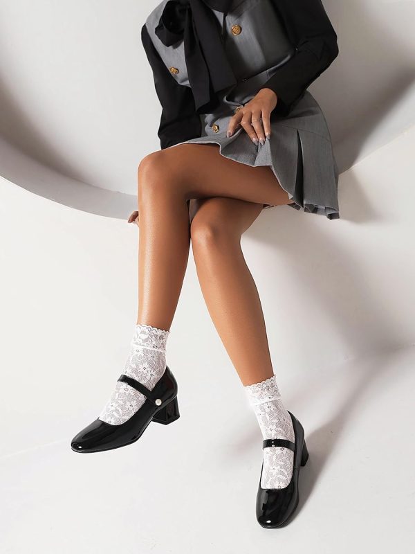 ⁦Naiyee Mary Jane Shoes Women Low Chunky Heels Dress Shoes Closed Round Toe Office Work Wedding Pumps with Velcro Ankle Strap⁩ - الصورة ⁦4⁩
