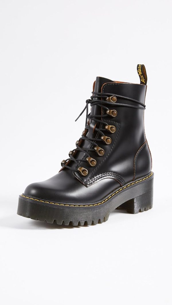 ⁦Dr. Martens Leona womens Fashion Boot⁩ - الصورة ⁦2⁩