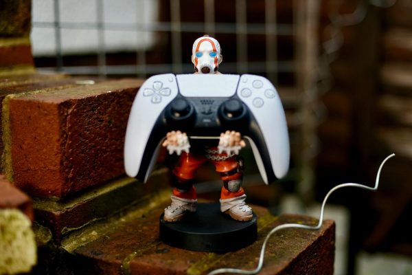 ⁦Cable Guy Borderlands Psycho Controller and Phone Holder⁩ - الصورة ⁦10⁩