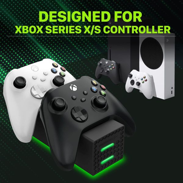 ⁦فوسمون شاحن مزدوج لذراع التحكم متوافق مع اجهزة تحكم Xbox Series X S غير One 360 قاعدة شحن عالية السرعة بطاريتين قابلتين لاعادة الشحن اسود USB 1⁩ - الصورة ⁦6⁩