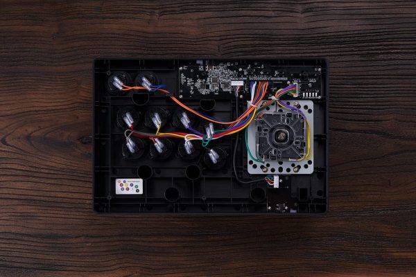 ⁦8BitDo Arcade Stick For Xbox & PC (Windows 10) - White⁩ - الصورة ⁦9⁩