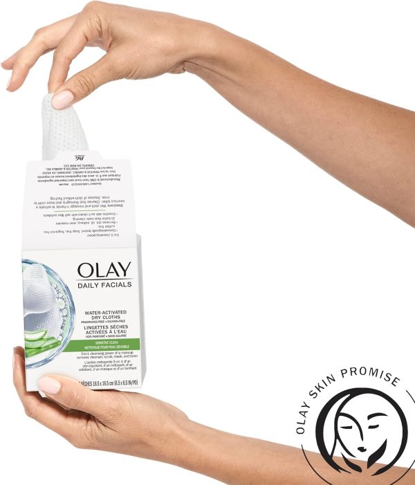 ⁦Olay 4-in-1 Sensitive Daily Facial Cloths, 33 ct (Packaging May Vary)⁩ - الصورة ⁦2⁩