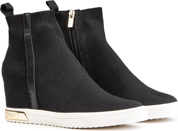 ⁦DKNY women's Essential High Top Slip on Wedge Sneaker⁩ - الصورة ⁦2⁩