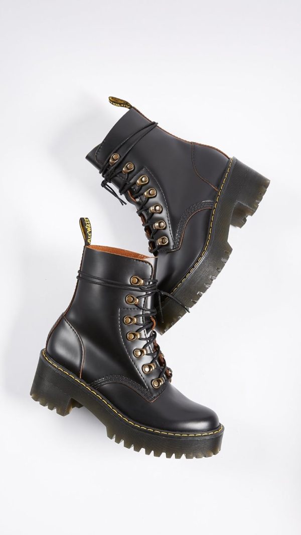 ⁦Dr. Martens Leona womens Fashion Boot⁩ - الصورة ⁦5⁩