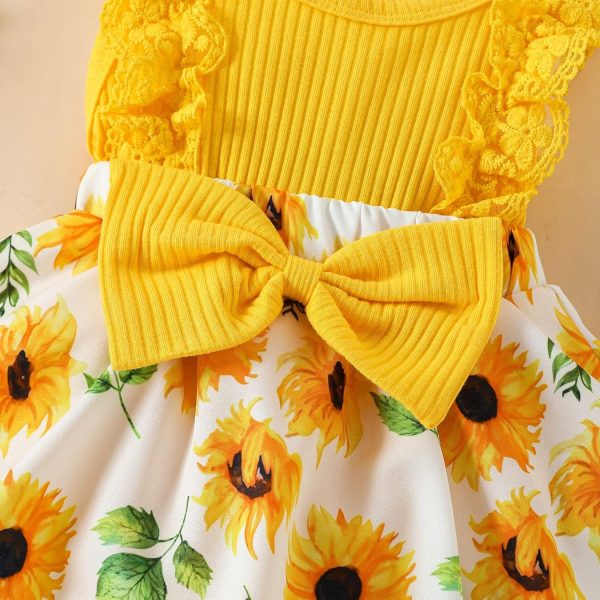 ⁦Infant Baby Girl Romper Dress Outfit – Lace Ruffle Sleeveless Summer Romper with Matching Headband – Soft & Breathable Clothes Set for Newborn Girls Ages 0–12 Months – Great for Daily Wear⁩ - الصورة ⁦5⁩