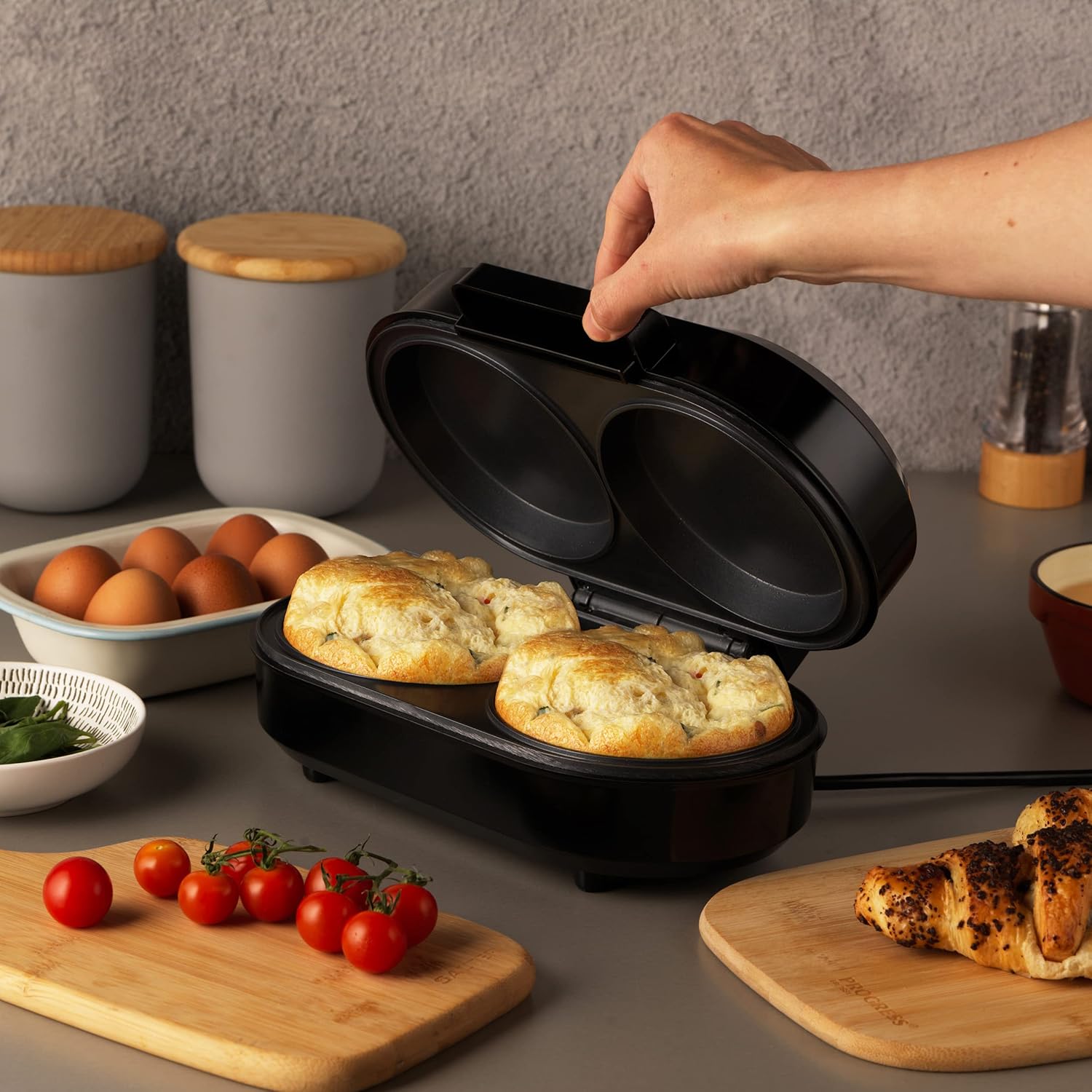 Salter EK4213S Omelette Maker – XL Non-Stick Egg Cooker, Large Dual Cooking Plates, No-Flip Frying Machine, Deep Fill Electric Double Egg Pan, Make Healthy Omelettes/Eggs/Pancakes, 850 W 8 Salter EK4213S Omelette Maker – XL Non-Stick Egg Cooker, Large Dual Cooking Plates, No-Flip Frying Machine, Deep Fill Electric Double Egg Pan, Make Healthy Omelettes/Eggs/Pancakes, 850 W - الصورة 8