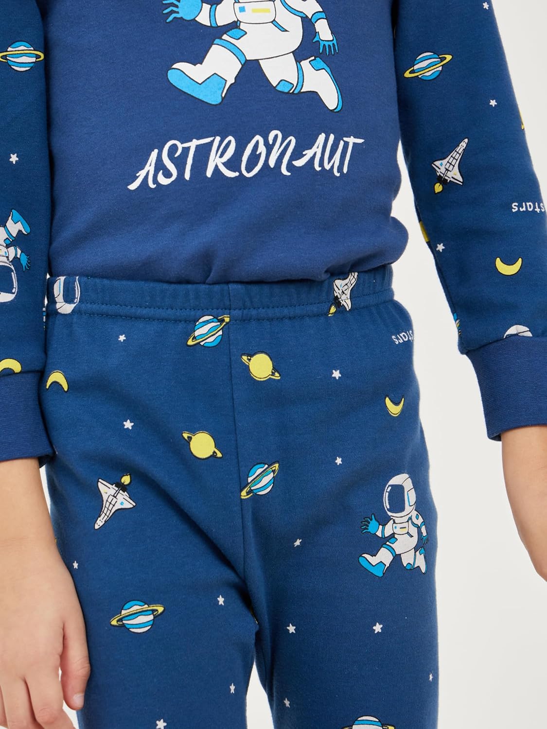 طقم بيجامة مكون من تيشرت بطبعة رائد فضاء للاولاد من ستايلي 6 طقم بيجامة مكون من تيشرت بطبعة رائد فضاء للاولاد من ستايلي - الصورة 6