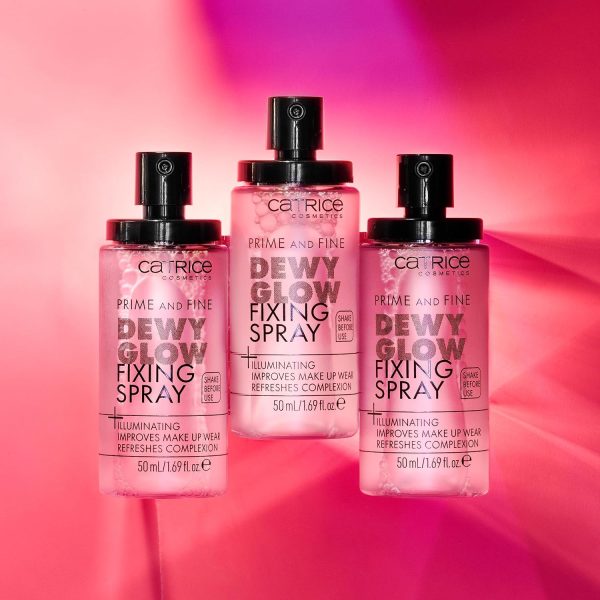 ⁦Catrice | Prime & Fine Illuminating Dewy Glow Spray | Transparent and Fast Drying Fixing Spray| Paraben Free & Vegan | Cruelty Free (Pack of 1)⁩ - الصورة ⁦5⁩
