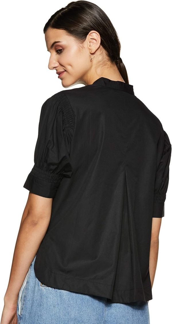 ⁦Krave Women's Solid Regular Shirt⁩ - الصورة ⁦2⁩