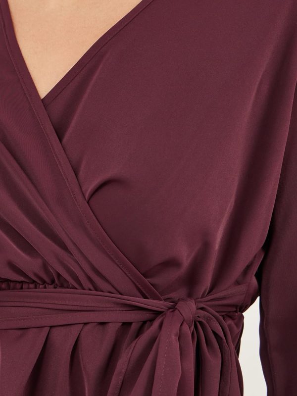 ⁦Styli Women's Balloon Sleeve Wrap Top With Tie-Up Waist Detail⁩ - الصورة ⁦5⁩