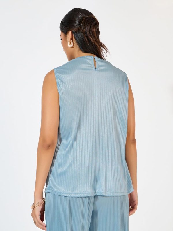 ⁦Styli Womene Sleeveless Pleated Top With Cowl Neck⁩ - الصورة ⁦5⁩