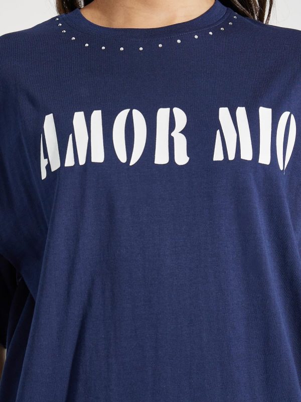 ⁦Styli Womene Oversized Amor Mio Slogan Rhinestone Longline T-Shirt⁩ - الصورة ⁦5⁩