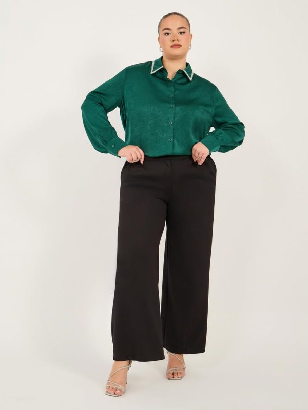⁦Styli Women's Plus Size Embellished Collar Shirt⁩ - الصورة ⁦3⁩
