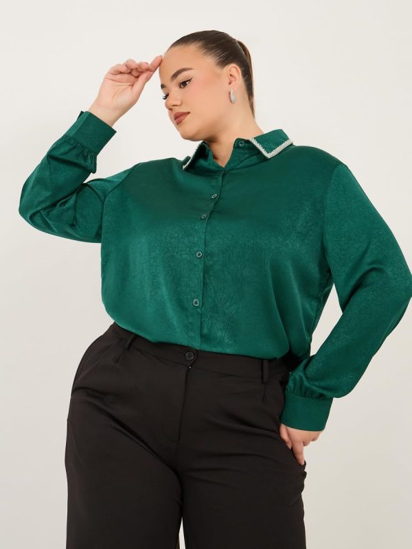 ⁦Styli Women's Plus Size Embellished Collar Shirt⁩ - الصورة ⁦6⁩