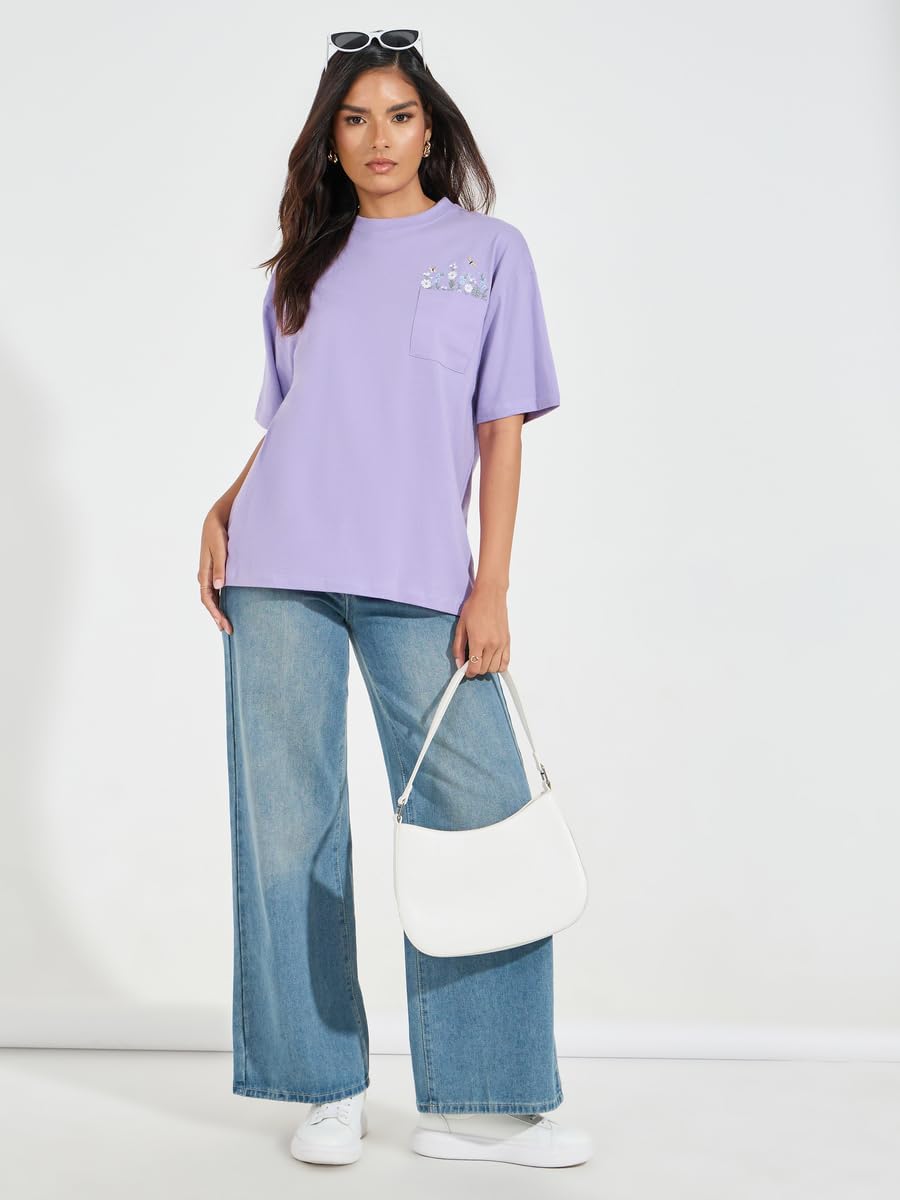 Styli Womene Cotton Jersey Embroidered Pocket Detail T-Shirt 3 Styli Womene Cotton Jersey Embroidered Pocket Detail T-Shirt - الصورة 3