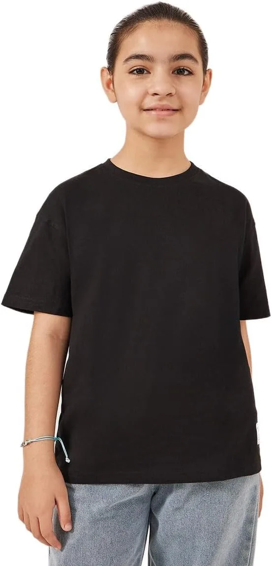 Styli Girls Solid Oversized T-Shirt With Badge Detail