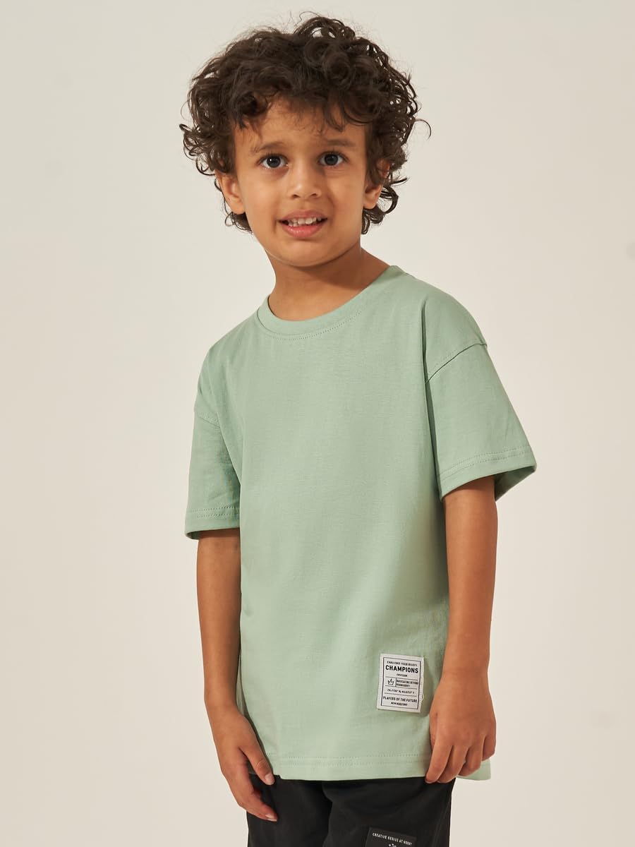 تيشيرت سادة بمقاس كبير مع تفاصيل شارة للاولاد من ستايلي 2 تيشيرت سادة بمقاس كبير مع تفاصيل شارة للاولاد من ستايلي - الصورة 2