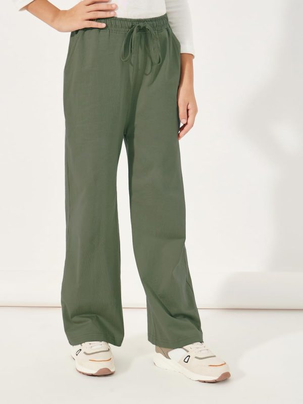 ⁦Styli Girls Elastic Waistband Wide Leg Joggers with Drawstring⁩ - الصورة ⁦2⁩