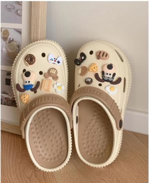 YelaJoy Summer Slippers for Women - Cartoon Dog Water Clogs, Breathable Platform Beach Sandals & Outdoor Garden Shoes with Drainage Holes(38-39)