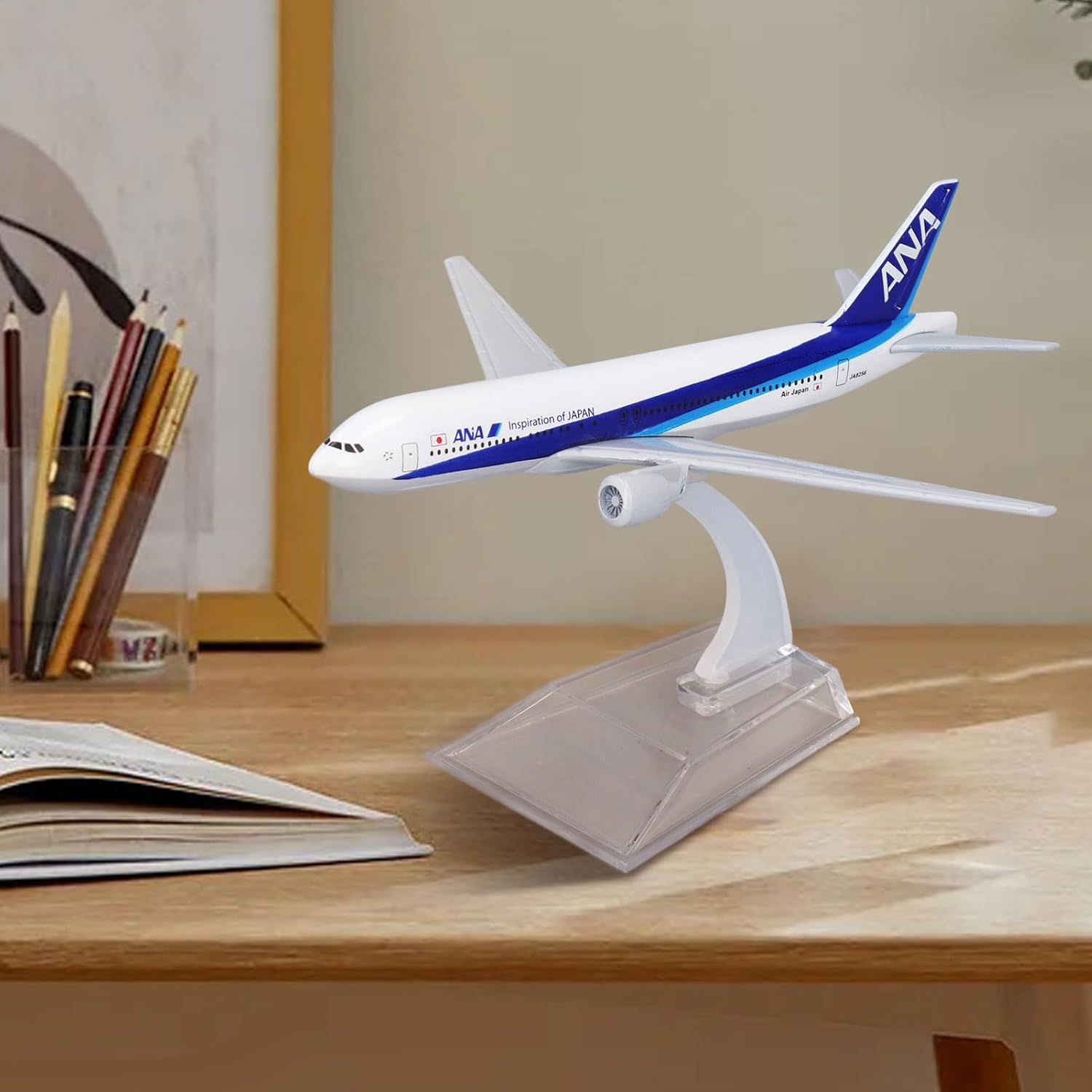 Luqeeg Aeroplane Model, Japan Airlines B777‑200 Model, Simulated Airplane Alloy Aircraft Model with Display Stand Home Model Decoration for Kids Home Decoration Gift 2 Luqeeg Aeroplane Model, Japan Airlines B777‑200 Model, Simulated Airplane Alloy Aircraft Model with Display Stand Home Model Decoration for Kids Home Decoration Gift - الصورة 2