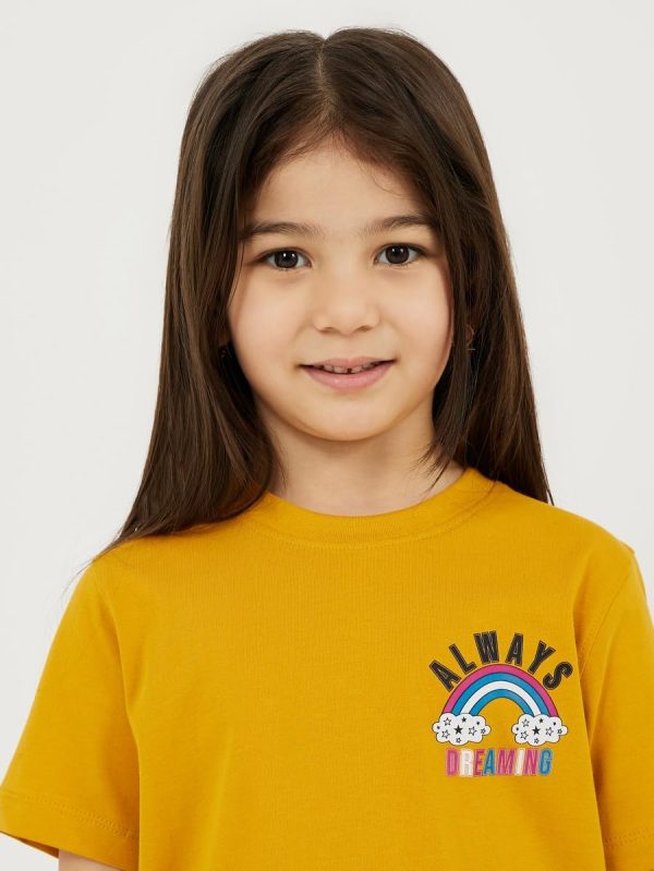 ⁦Styli Girls Graphic Printed Short Sleeve T-Shirt And Pyjama Set⁩ - الصورة ⁦4⁩