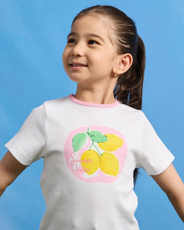 ⁦REDTAG Girls White Lemon Printed T-Shirt⁩ - الصورة ⁦5⁩