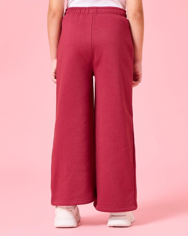 ⁦REDTAG Girls Crimson Solid Wide leg Active Track Pants 4-5 Years Black⁩ - الصورة ⁦4⁩