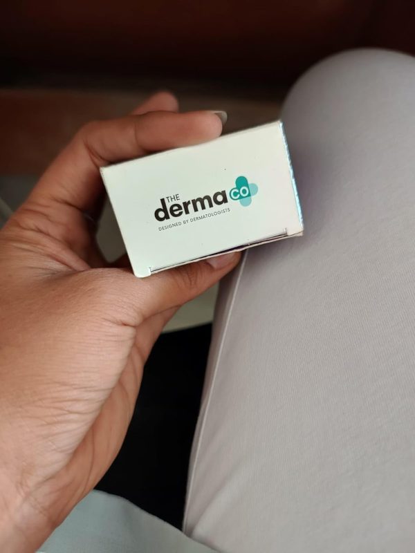 ⁦The Derma Co 10% Niacinamide Face Serum For Acne Marks & Acne Prone Skin For Unisex, 10ml (Dermaco)⁩ - الصورة ⁦4⁩