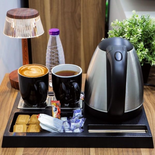 ⁦1.2L 1500W Stainless Steel Electric Water Kettle Set with 2 Cups for Tea and Coffee and Serving Tray | Water Kettle for Hotels, Offices & Homes | Hotel Water Kettle⁩ - الصورة ⁦2⁩