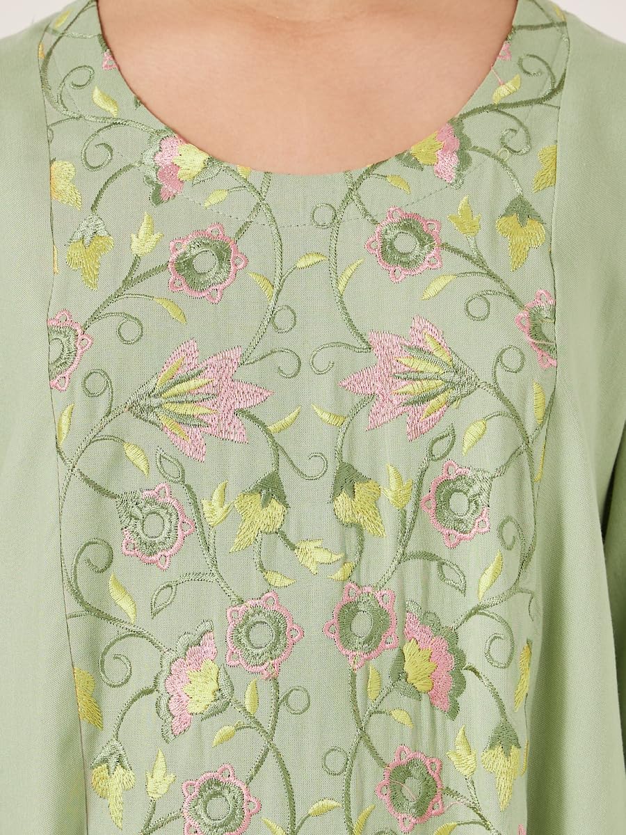 Styli Girls Embroidered Bell Sleeves Maxi Dress 4 Styli Girls Embroidered Bell Sleeves Maxi Dress - الصورة 4