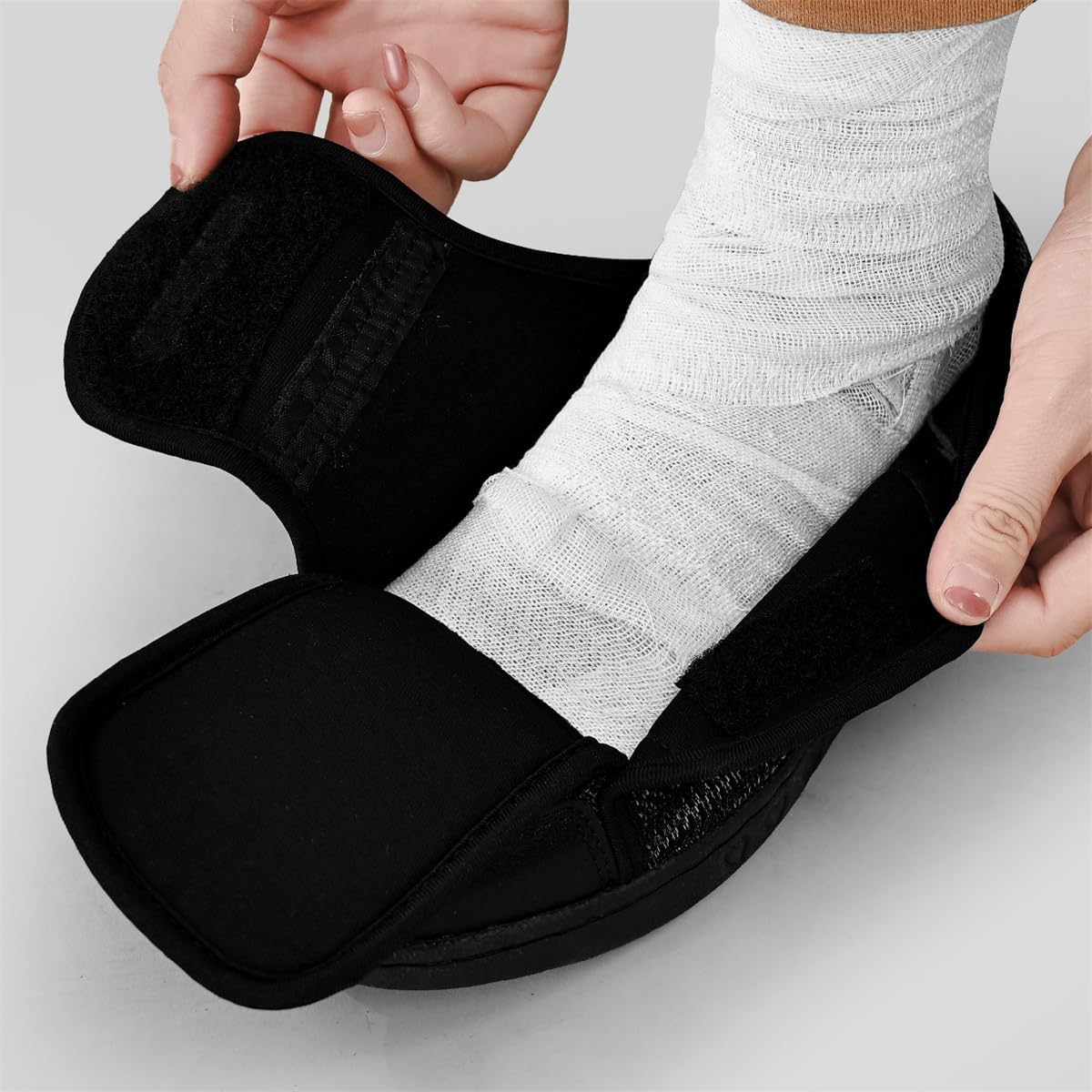 Gmedonm Women's Wide Shoes with Adjustable Lightweight for Diabetic Edema Plantar Fasciitis Bunions Arthritis Swollen Feet Air Cushion Bottom Fattening and Widening Elderly Shoes 6 Gmedonm Women's Wide Shoes with Adjustable Lightweight for Diabetic Edema Plantar Fasciitis Bunions Arthritis Swollen Feet Air Cushion Bottom Fattening and Widening Elderly Shoes - الصورة 6