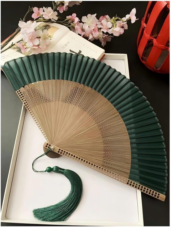 ⁦Elegant Bamboo Handheld Folding Fan, Unisex Chinese Style Retro Portable Fan, Ideal for Personal Cooling & Events, 21CM Size⁩ - الصورة ⁦4⁩