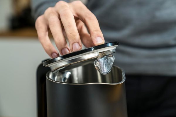 ⁦Zwilling Enfinigy Kettle 1L Black⁩ - الصورة ⁦4⁩
