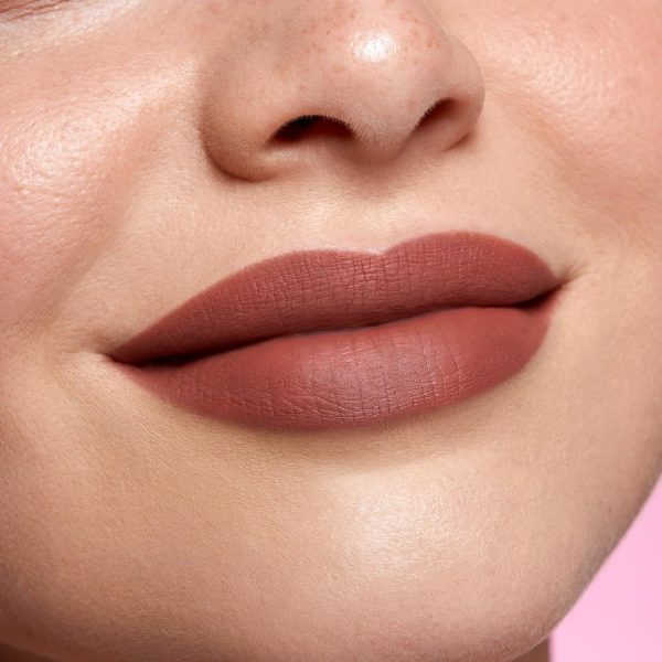 ⁦HUDA BEAUTY Lip Contour 2.0 Automatic Matte Lip Pencil Warm Brown⁩ - الصورة ⁦3⁩