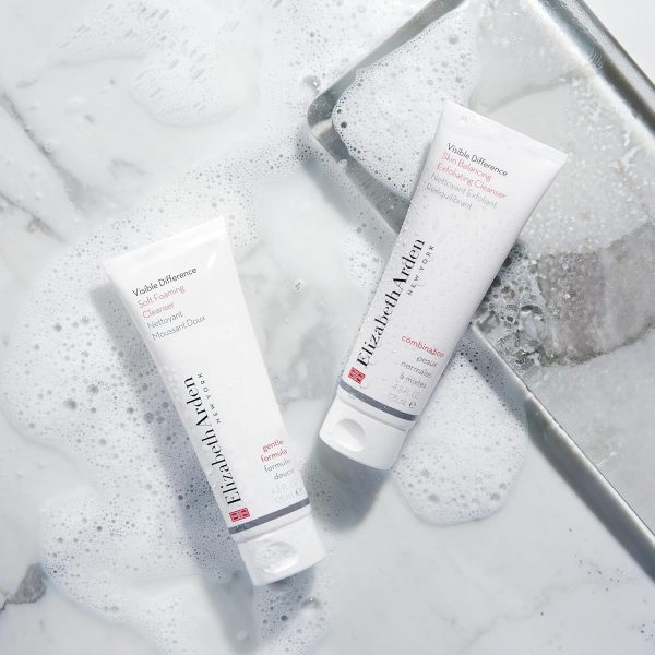⁦Elizabeth Arden Visible Difference Skin Balancing Exfoliating Cleanser for Women, 4.2 oz⁩ - الصورة ⁦2⁩