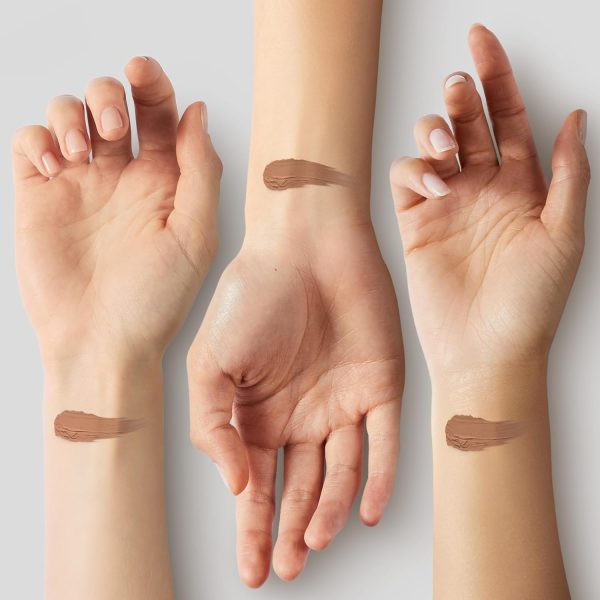 ⁦NARS Light Reflecting Foundation - Advanced Makeup-Skincare Hybrid Foundation - 30ml (Fiji - Light 5)⁩ - الصورة ⁦2⁩