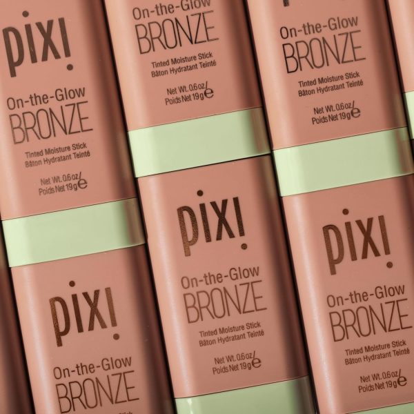 ⁦Pixi On-The-Glow Bronze - Softglow, Hydrating Tinted Moisture Bronzer Stick With Ginseng, Aloe Vera & Fruit Extracts, For Cheeks & Lips, 19G 0.6Oz, Paraben-Free⁩ - الصورة ⁦5⁩