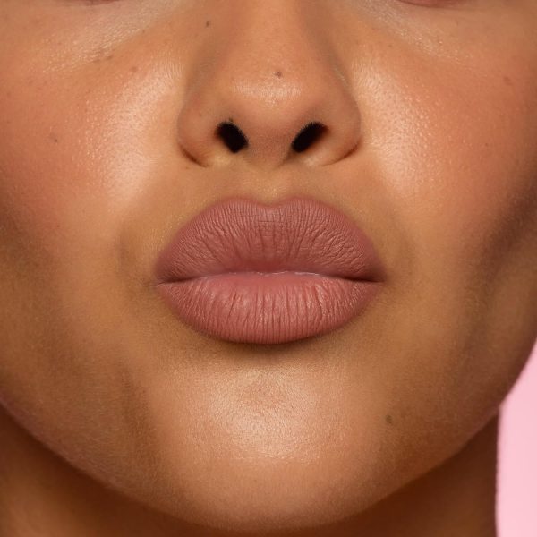 ⁦HUDA BEAUTY Lip Contour 2.0 Automatic Matte Lip Pencil Warm Brown⁩ - الصورة ⁦4⁩