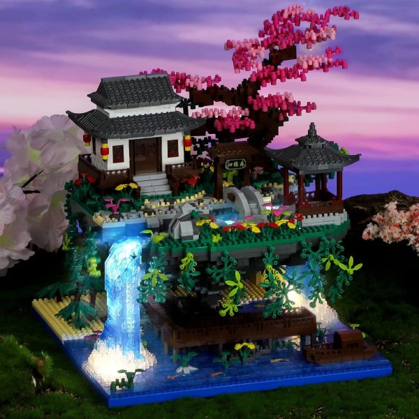 ⁦KASTWAVE Peach Blossom Pond Micro Mini Building Blocks Set, Chinese Architecture Cherry Bonsai Gift Toys with String Lights, Japanese Sakura Tree House Micro Bricks for Adults and 14+ Kids (3320 Pcs)⁩ - الصورة ⁦4⁩