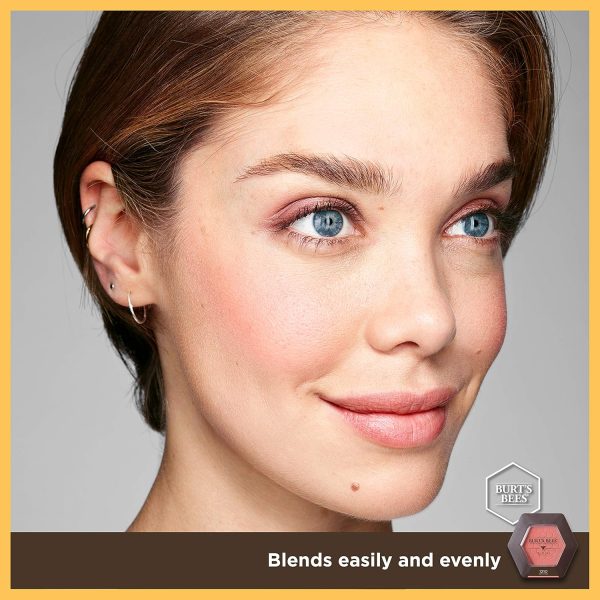⁦Burt's Bees 100% Natural Blush with Vitamin E, Velvet Wine - 0.19 Ounce⁩ - الصورة ⁦2⁩