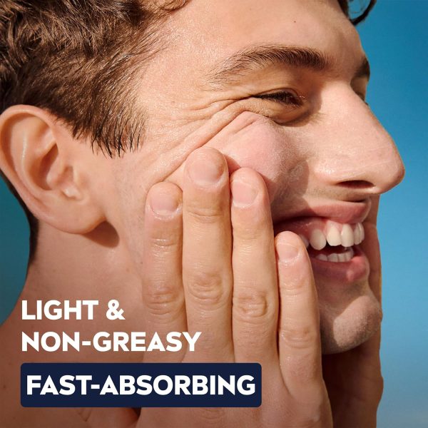 ⁦NIVEA MEN Sensitive Daily Protect Moisturiser SPF 30 (50ml), Moisturising Men's Face Cream Suitable For Sensitive Skin, Lightweight Face Moisturiser with UV Protection, Non-Greasy Formula⁩ - الصورة ⁦5⁩
